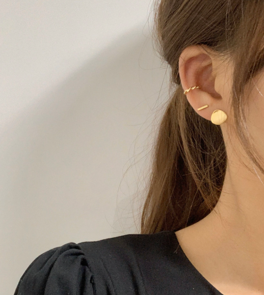 [DUNGEUREON] Bebe Twist Earcuff