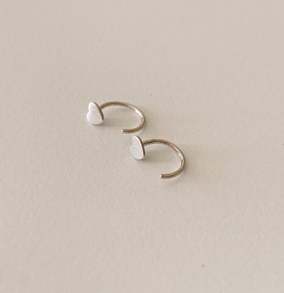 [DUNGEUREON] Heart Comma Silver Earrings