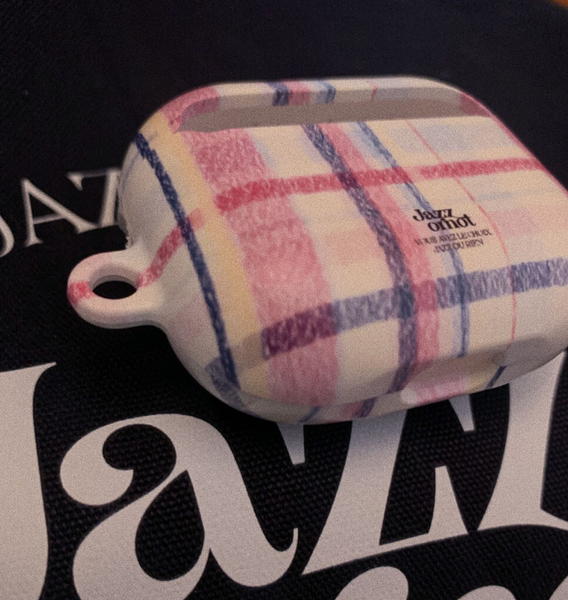 [JAZZ OR NOT] Mauve Sweater Airpods Case