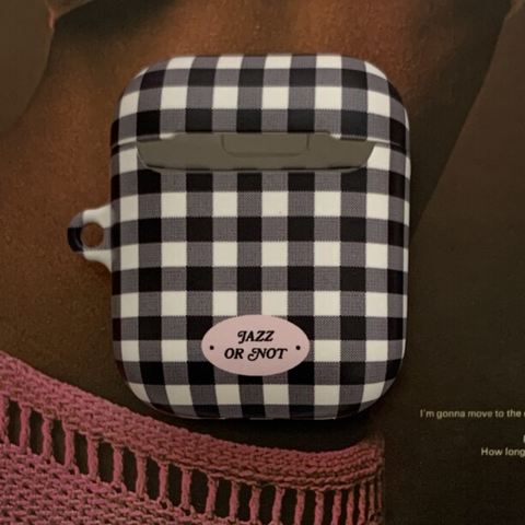 [JAZZ OR NOT] Vintage Gingham-Black Airpods Case