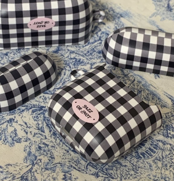 [JAZZ OR NOT] Vintage Gingham-Black Airpods Case