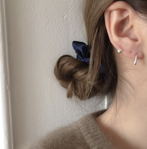 [moat] Mini Hook Earring (silver925)