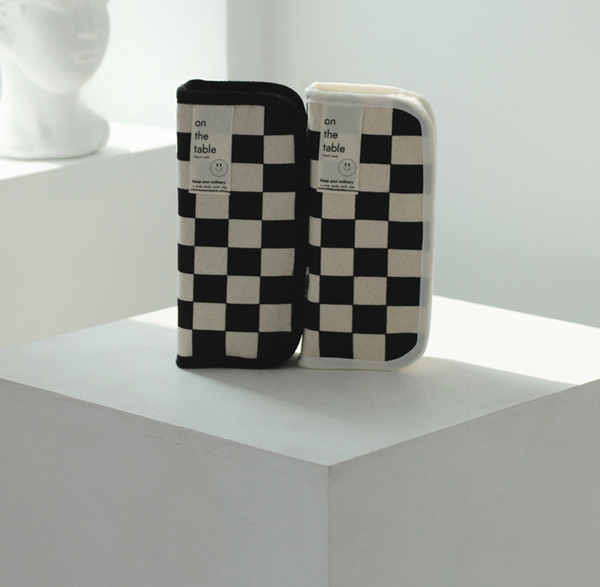 [BE ON D] On the Table Checkerboard Pencil Case