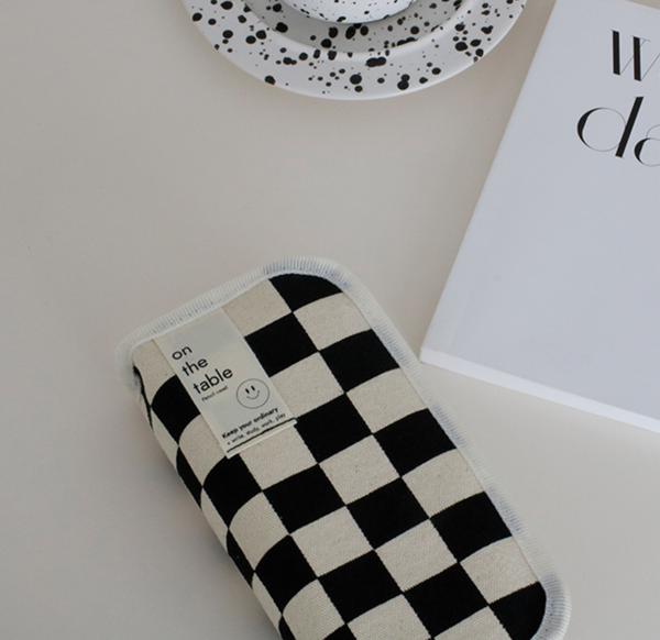 [BE ON D] On the Table Checkerboard Pencil Case