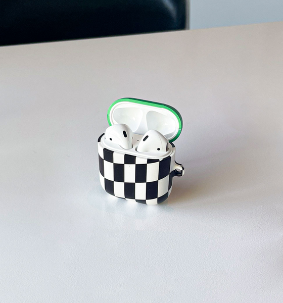 [odd mansion] Checkered Airpods Case