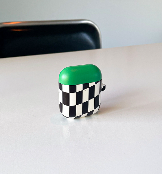 [odd mansion] Checkered Airpods Case