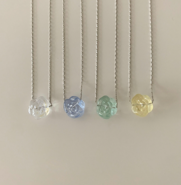 [DUNGEUREON] Rose Glass Necklace