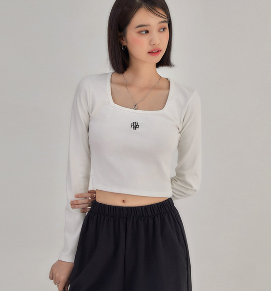 [muahmuah] Square Neck Crop Long Sleeve