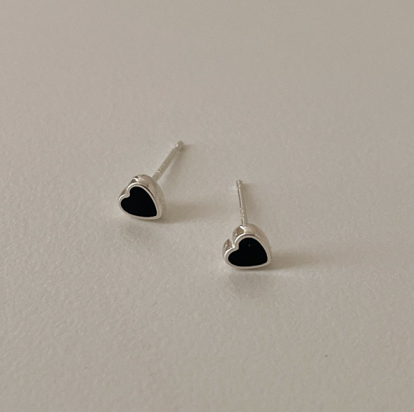 [SOYE PI-NE] Black Heart Silver Earrings