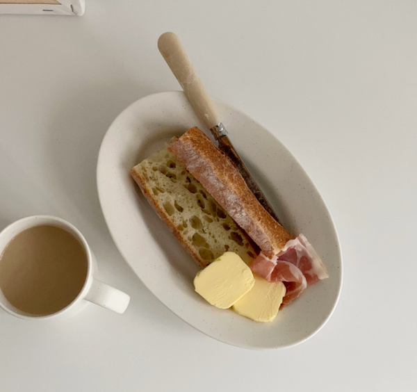 [THE ELEGANT TABLE] Cream and Pepper Plate & Mug