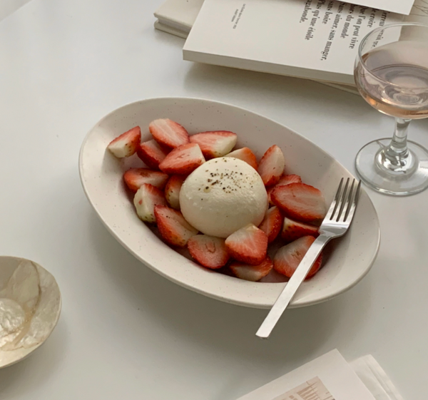 [THE ELEGANT TABLE] Cream and Pepper Plate & Mug