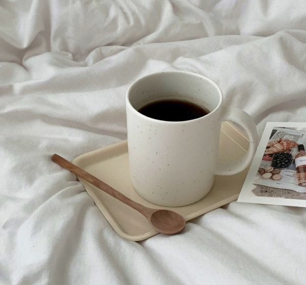 [THE ELEGANT TABLE] Cream and Pepper Plate & Mug