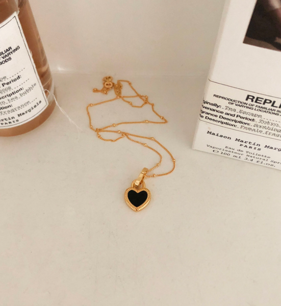 [DUNGEUREON] Heart Onyx Silver Necklace