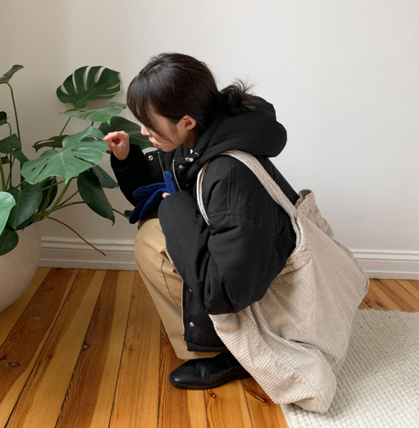 [98°C] Pigment Big Corduroy Shoulder Bag