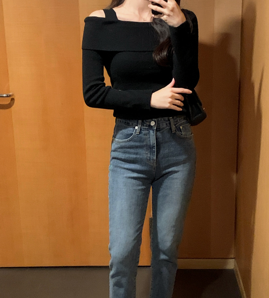 [SHOPPERLAND] Blanc Off-shoulder Knitwear