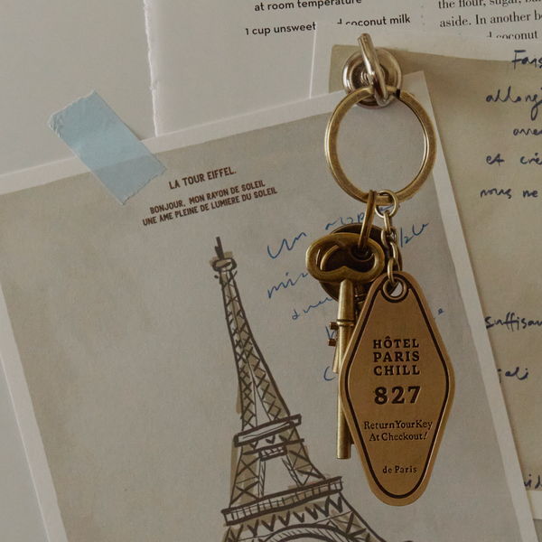 [HOTEL PARIS CHILL] 827 Hotel Room Keychain