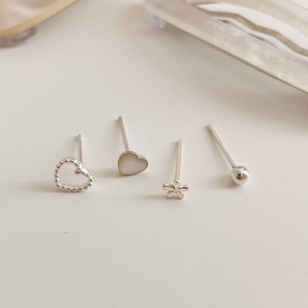 [SOYE PI-NE] Milky Dot Heart Ball Earrings Set