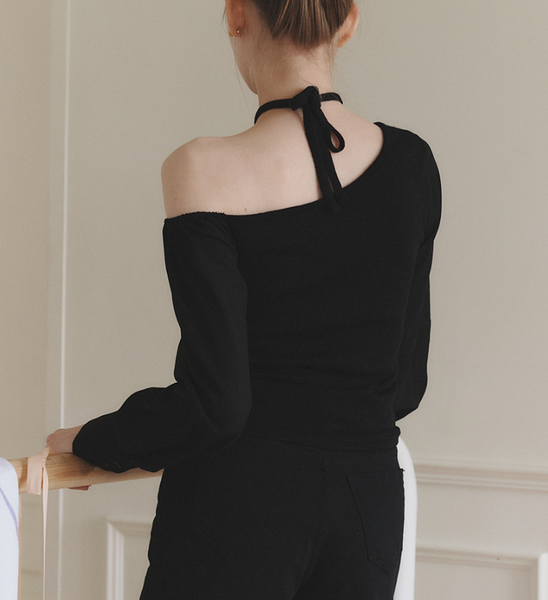 [Letter from Moon] Tip and Toe Halterneck Blouse (Black)