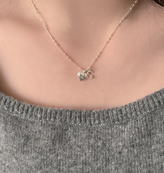 [aube n berry] [aube] 925silver Dot Heart Initial Necklace