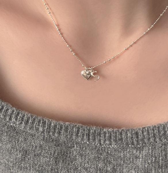 [aube n berry] [aube] 925silver Dot Heart Initial Necklace