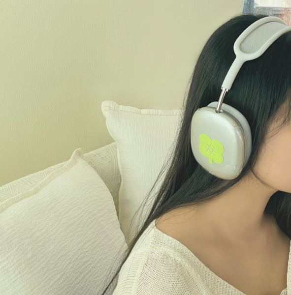 [HOOKKA HOOKKA STUDIO] Airpods Max Case (Melonpan Clover)