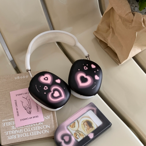 [your emotions] Plumpily Heart Black Airpods Max Case