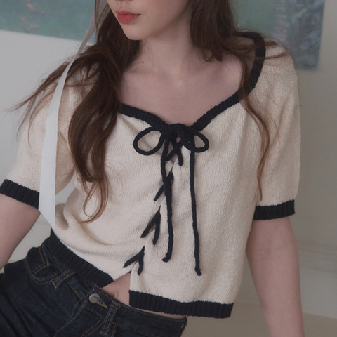 [Letter from Moon] Tulip Line Eyelet Cardigan (Cream)