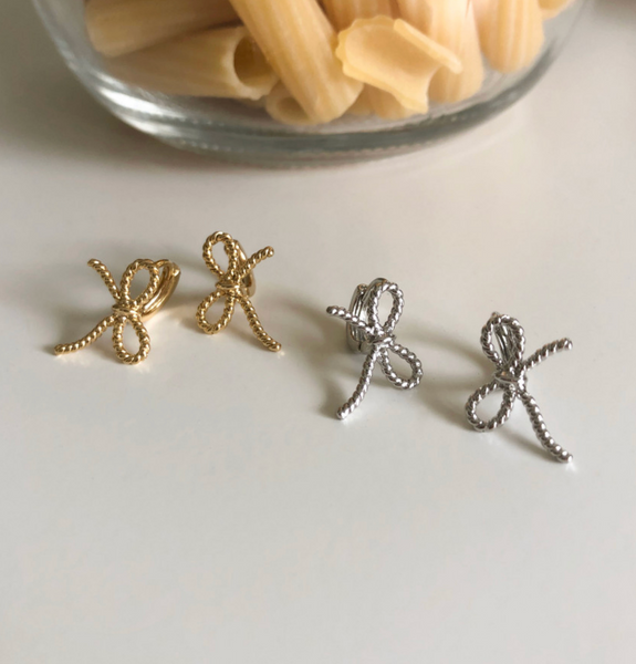 [DUNGEUREON] Nana Ribbon Earrings