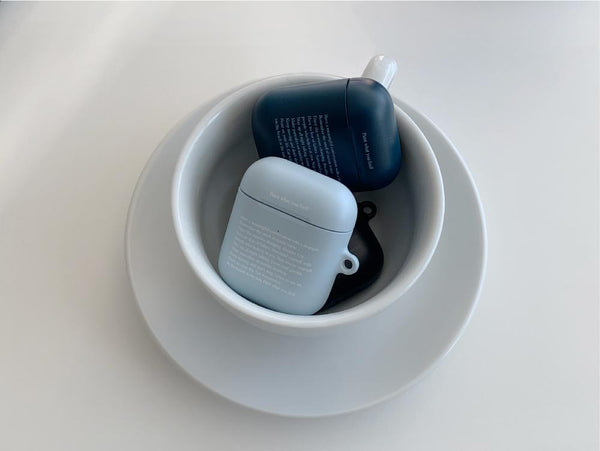 [Mademoment] 블루페인트 레터링 디자인 Airpods Case