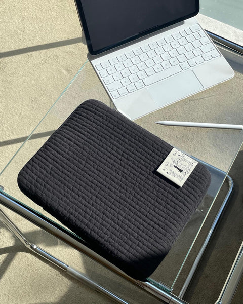 [thus] Quilted Laptop Pouch (Black/Ivory) 11"