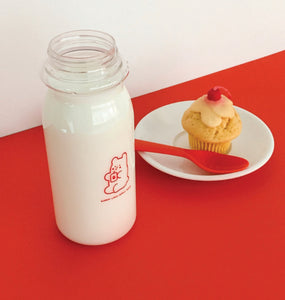 [THENINEMALL] Apple Juice Gummy Milk Bottle 480ml