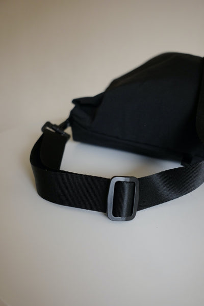 [unfold] String Backpack (Black)