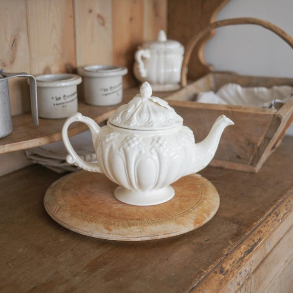 [Bracket Table] Victorian Teapot / Teacup set