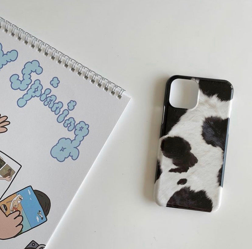 [ddubbi studio] Cow-cow Phone Case